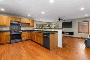 464 W Church St, Janesville, WI 53536 - Photo 9