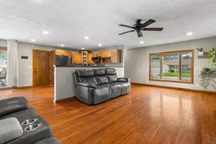 464 W Church St, Janesville, WI 53536 - Photo 7