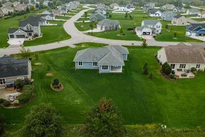 615  Bark River Way, Dousman, WI 53118 - Photo 43