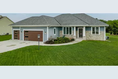 615  Bark River Way, Dousman, WI 53118 - Photo 3