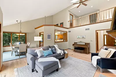 1611 W Eastbrook Ct, Mequon, WI 53092 - Photo 9