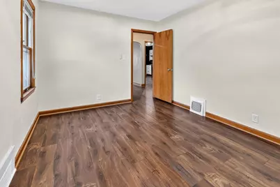 3805 S 21st St, Milwaukee, WI 53221 - Photo 7