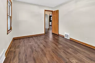 3805 S 21st St, Milwaukee, WI 53221 - Photo 7
