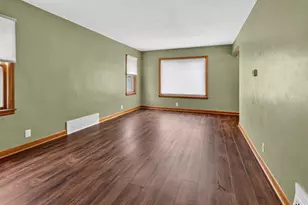 3805 S 21st St, Milwaukee, WI 53221 - Photo 9