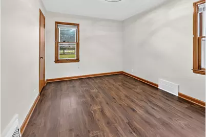 3805 S 21st St, Milwaukee, WI 53221 - Photo 5