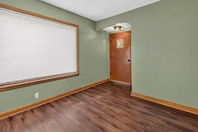 3805 S 21st St, Milwaukee, WI 53221 - Photo 11