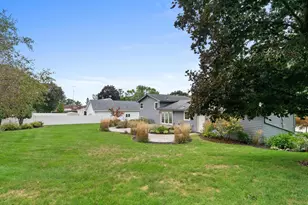 5048 River Heights Dr, Manitowoc, WI 54220 - Photo 5