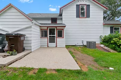 5245 S Martin Rd, New Berlin, WI 53146 - Photo 7