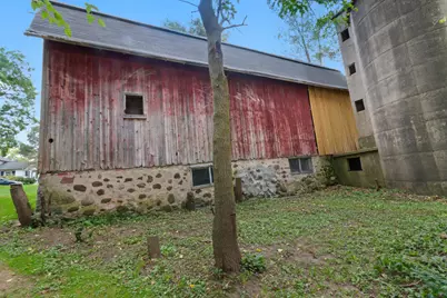 5245 S Martin Rd, New Berlin, WI 53146 - Photo 29