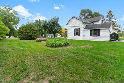 5245 S Martin Rd, New Berlin, WI 53146 - Photo 5