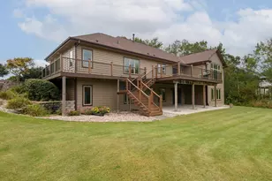1326 Two Rivers Ct, Mukwonago, WI 53149 - Photo 3