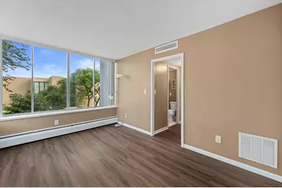 1409 N Prospect Ave #302, Milwaukee, WI 53202 - Photo 13