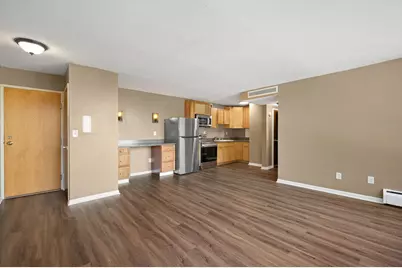 1409 N Prospect Ave #302, Milwaukee, WI 53202 - Photo 3