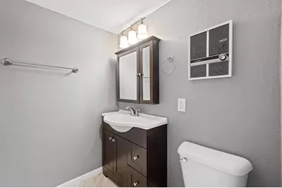 1409 N Prospect Ave #302, Milwaukee, WI 53202 - Photo 9