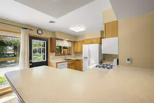 5805 Yorkshire Rd, Madison, WI 53711 - Photo 9
