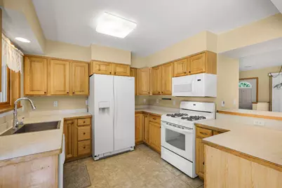 5805  Yorkshire Rd, Madison, WI 53711 - Photo 11