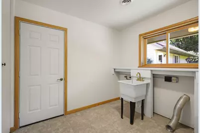 5805  Yorkshire Rd, Madison, WI 53711 - Photo 9