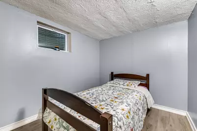 4517 S Kansas Ave, Saint Francis, WI 53235 - Photo 17