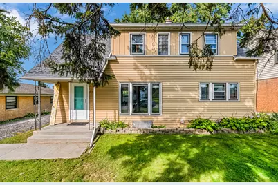 4517 S Kansas Ave, Saint Francis, WI 53235 - Photo 1