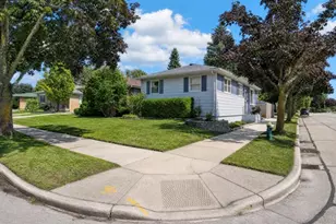 744 Shoreland Dr, Racine, WI 53402 - Photo 5