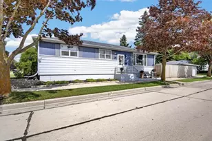 744 Shoreland Dr, Racine, WI 53402 - Photo 3