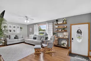 744 Shoreland Dr, Racine, WI 53402 - Photo 9