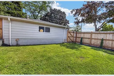744  Shoreland Dr, Racine, WI 53402 - Photo 35