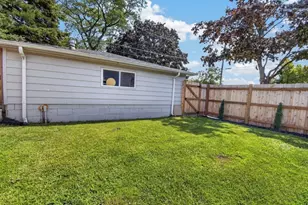 744 Shoreland Dr, Racine, WI 53402 - Photo 35