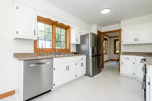 18465 St Andrew Ct, Brookfield, WI 53045 - Photo 9