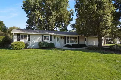 668  Tulip Ct, Oconomowoc, WI 53066 - Photo 3