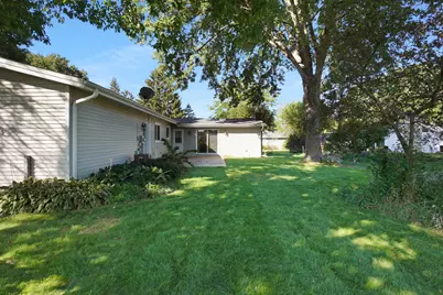 668  Tulip Ct, Oconomowoc, WI 53066 - Photo 23