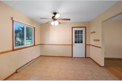 668  Tulip Ct, Oconomowoc, WI 53066 - Photo 13