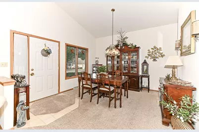 105  East Sutton Pl #A, Waukesha, WI 53188 - Photo 9
