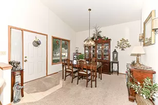 105 E Sutton Pl, Waukesha, WI 53188 - Photo 9