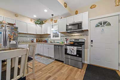 1221 N Main St, Racine, WI 53402 - Photo 7