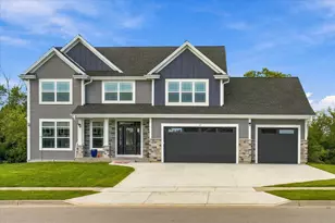 935 Kohlwey Dr, Grafton, WI 53024 - Photo 1
