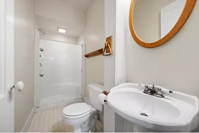 7582 S 51st St, Franklin, WI 53132 - Photo 23