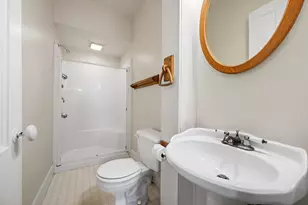 7582 S 51st St, Franklin, WI 53132 - Photo 23