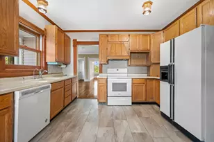 7582 S 51st St, Franklin, WI 53132 - Photo 29