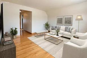 2705 N Carlton Pl, Milwaukee, WI 53210 - Photo 9