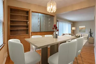2705 N Carlton Pl, Milwaukee, WI 53210 - Photo 5