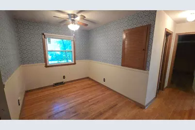 21670  Clarion Ln, Brookfield, WI 53186 - Photo 5