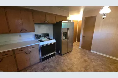 21670  Clarion Ln, Brookfield, WI 53186 - Photo 9