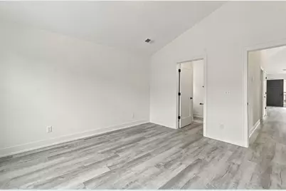 228 E Brown St, Milwaukee, WI 53212 - Photo 11