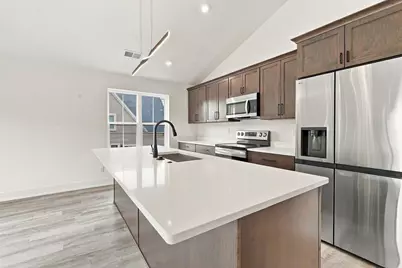 228 E Brown St, Milwaukee, WI 53212 - Photo 3