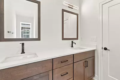 228 E Brown St, Milwaukee, WI 53212 - Photo 15