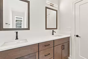 228 E Brown St, Milwaukee, WI 53212 - Photo 15