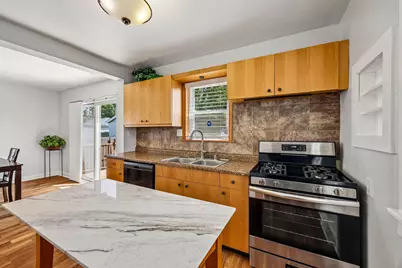 524 S Oak Park Ct, Milwaukee, WI 53214 - Photo 17