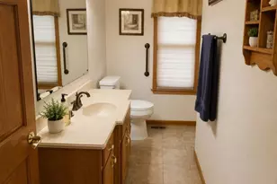 4848 W Woodland Dr, Franklin, WI 53132 - Photo 15