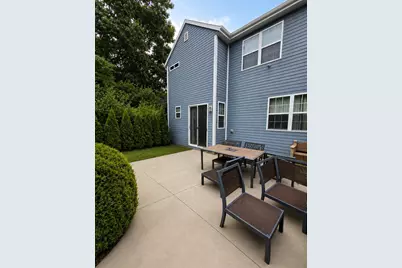 4848 W Woodland Dr, Franklin, WI 53132 - Photo 7
